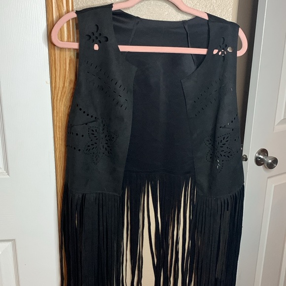 Western laser cut open front solid black vest with fringe NEW - Picture 5 of 6